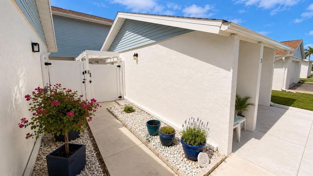 10 LONDON LANE, Ormond Beach, FL 32176