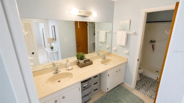 10 LONDON LANE, Ormond Beach, FL 32176
