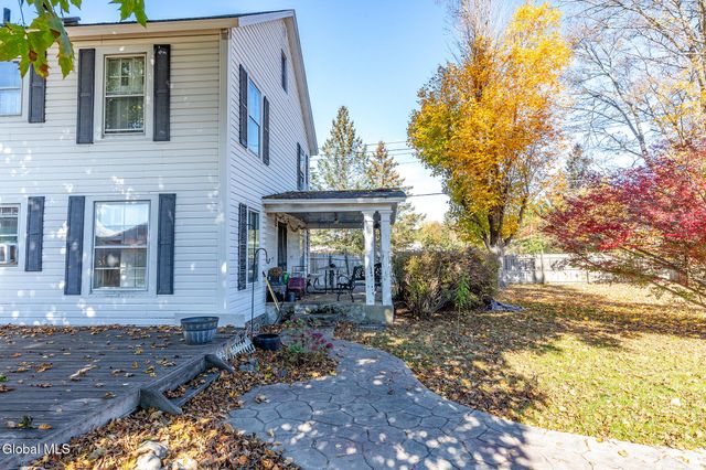 1532 Sunset Road, Schodack, NY 12033