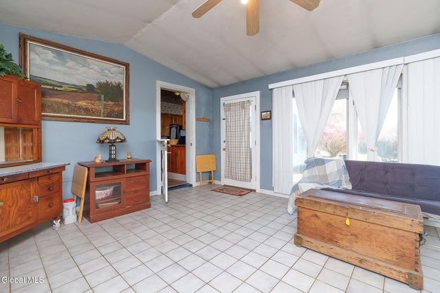 1532 Sunset Road, Schodack, NY 12033