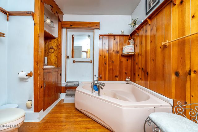 1532 Sunset Road, Schodack, NY 12033