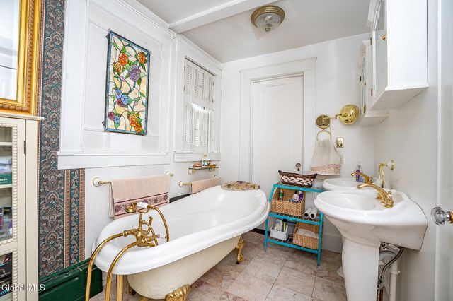 1532 Sunset Road, Schodack, NY 12033