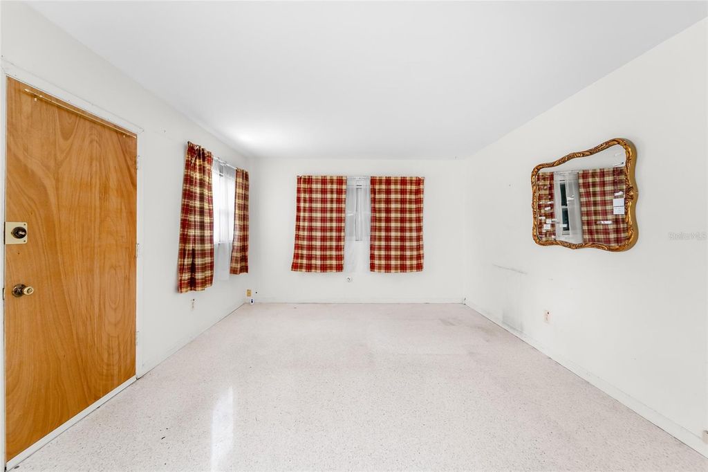 Image 5 of property listing at 12312 N 27TH STREET, Tampa, FL 33612