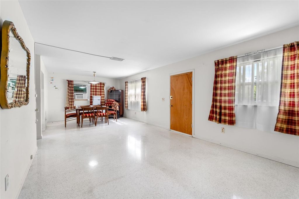 Image 7 of property listing at 12312 N 27TH STREET, Tampa, FL 33612