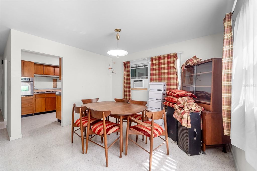 Image 8 of property listing at 12312 N 27TH STREET, Tampa, FL 33612