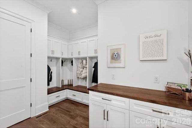 8008 Skye Lochs Drive, Waxhaw, NC 28173