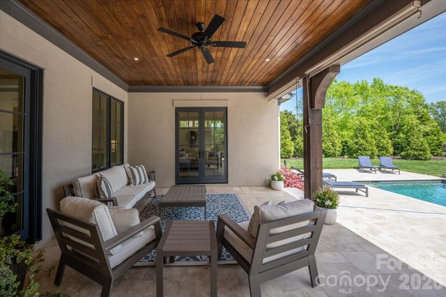 8008 Skye Lochs Drive, Waxhaw, NC 28173