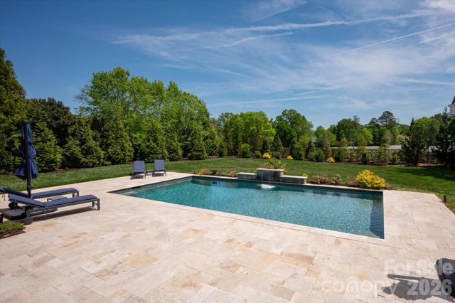 8008 Skye Lochs Drive, Waxhaw, NC 28173