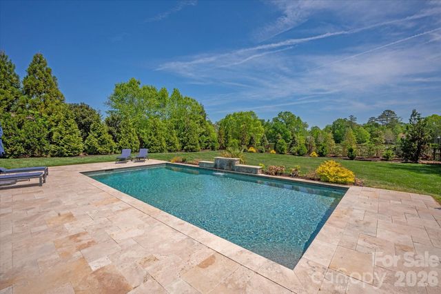 8008 Skye Lochs Drive, Waxhaw, NC 28173