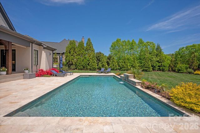 8008 Skye Lochs Drive, Waxhaw, NC 28173