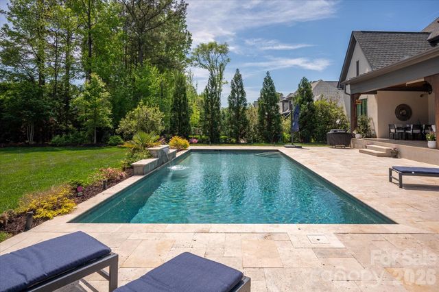 8008 Skye Lochs Drive, Waxhaw, NC 28173