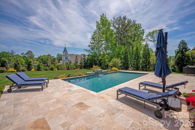 8008 Skye Lochs Drive, Waxhaw, NC 28173