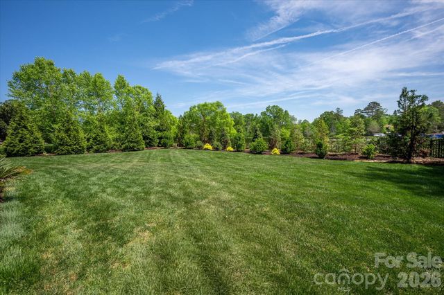 8008 Skye Lochs Drive, Waxhaw, NC 28173