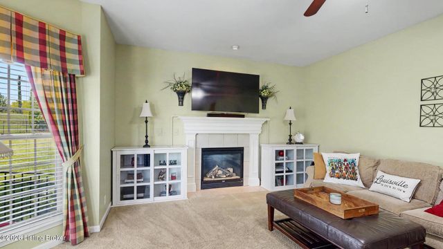 15218 Abington Ridge Pl, Louisville, KY 40245
