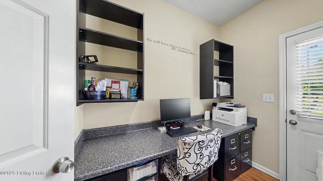 15218 Abington Ridge Pl, Louisville, KY 40245