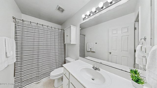 15218 Abington Ridge Pl, Louisville, KY 40245