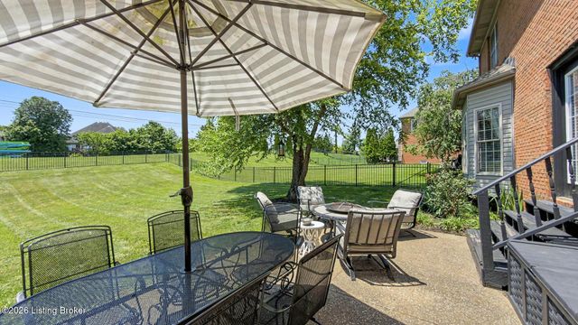 15218 Abington Ridge Pl, Louisville, KY 40245