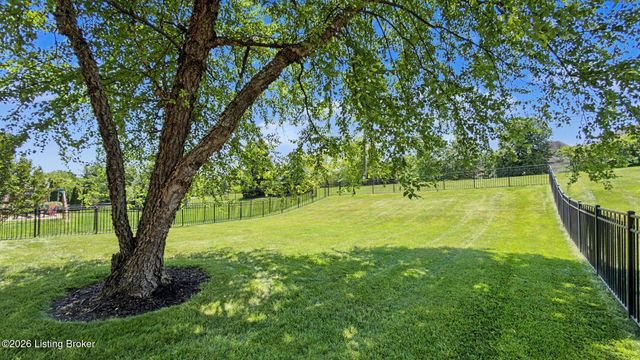 15218 Abington Ridge Pl, Louisville, KY 40245