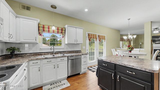 15218 Abington Ridge Pl, Louisville, KY 40245