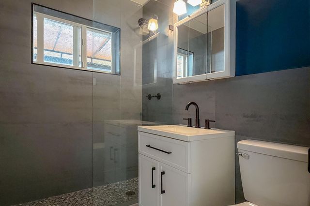 872 NE 40th Street 1, Oakland Park, FL 33334