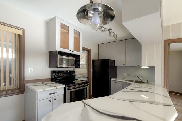 872 NE 40th Street 1, Oakland Park, FL 33334