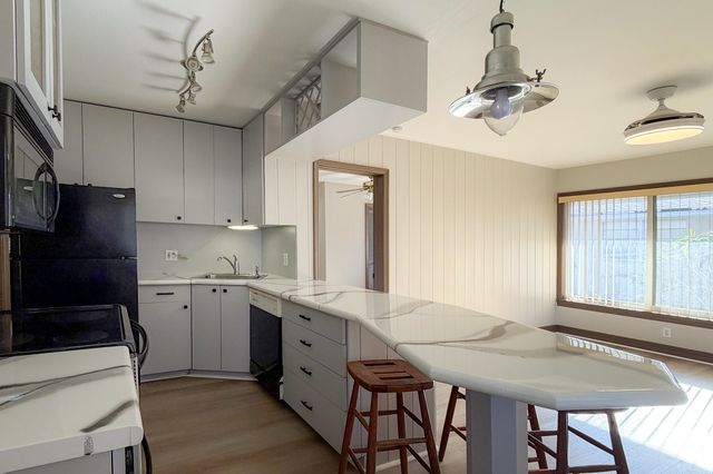 872 NE 40th Street 1, Oakland Park, FL 33334