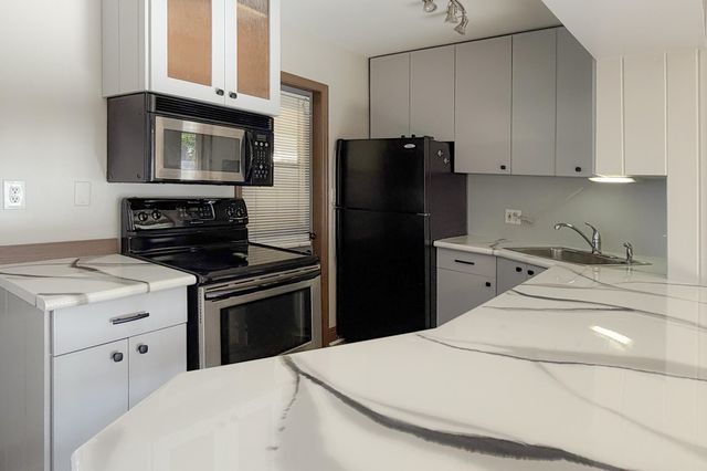 872 NE 40th Street 1, Oakland Park, FL 33334