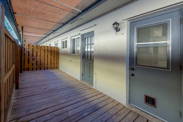 872 NE 40th Street 1, Oakland Park, FL 33334