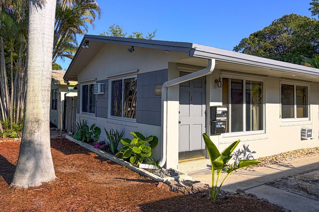 872 NE 40th Street 1, Oakland Park, FL 33334