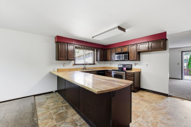8306 N Standard St, Spokane, WA 99208