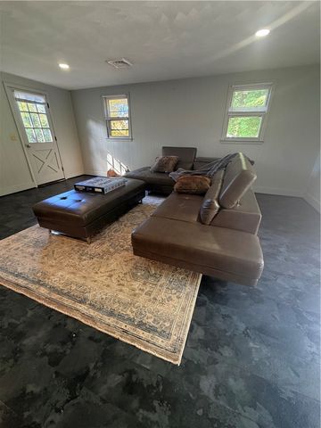 15 Sarah Teft Drive, Warwick, RI 02889