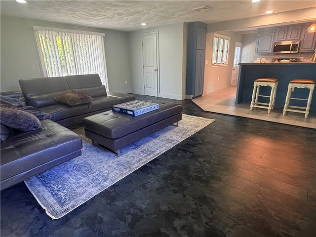 15 Sarah Teft Drive, Warwick, RI 02889