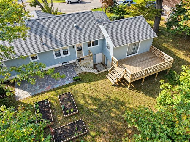 15 Sarah Teft Drive, Warwick, RI 02889