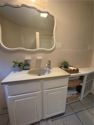 15 Sarah Teft Drive, Warwick, RI 02889