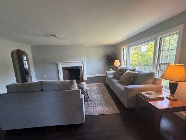15 Sarah Teft Drive, Warwick, RI 02889
