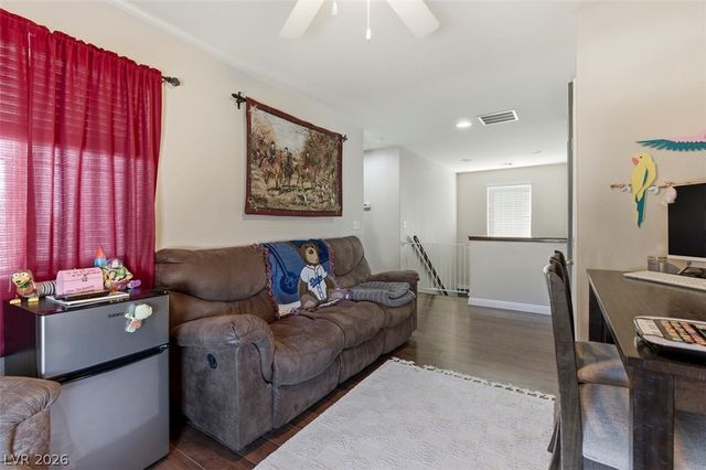 10715 Loretto Cove Street, Las Vegas, NV 89141