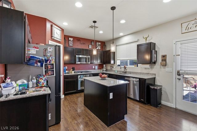 10715 Loretto Cove Street, Las Vegas, NV 89141