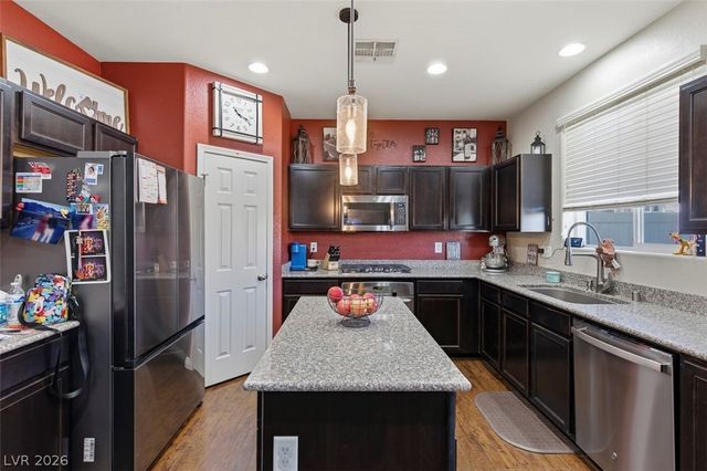 10715 Loretto Cove Street, Las Vegas, NV 89141