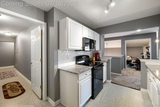 16524 Radison Drive, Macomb Township, MI 48044