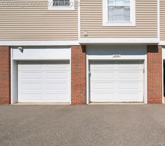 16524 Radison Drive, Macomb Township, MI 48044