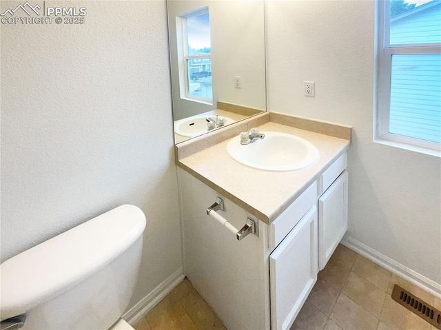 2329 Lexus Drive, Colorado Springs, CO 80910