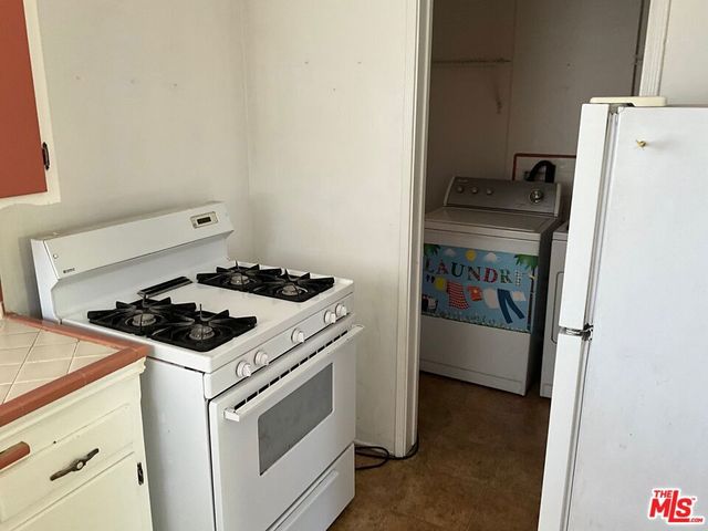 3766 Cimarron Street, Los Angeles, CA 90018