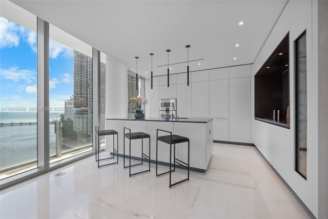 300 Biscayne Boulevard Way 1101E, Miami, FL 33131