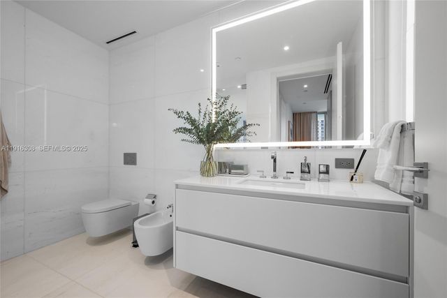 300 Biscayne Boulevard Way 1101E, Miami, FL 33131