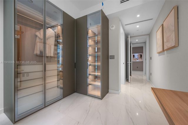 300 Biscayne Boulevard Way 1101E, Miami, FL 33131