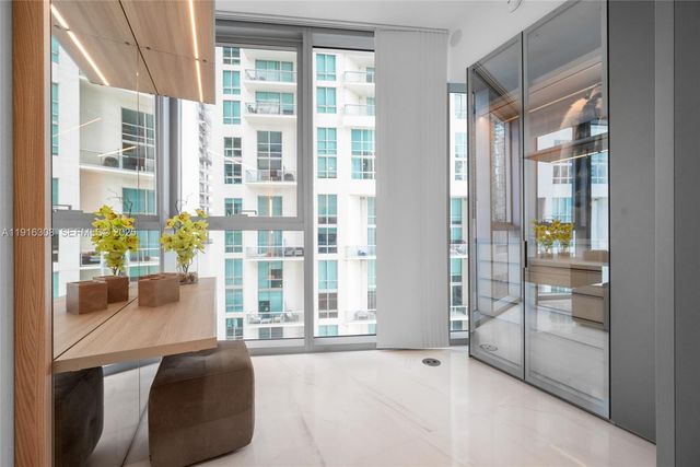 300 Biscayne Boulevard Way 1101E, Miami, FL 33131