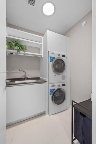 300 Biscayne Boulevard Way 1101E, Miami, FL 33131