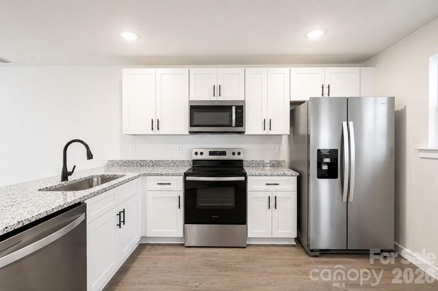 105-107 8th Avenue Drive SE 1, Hickory, NC 28601