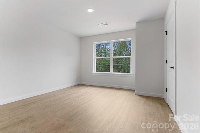 105-107 8th Avenue Drive SE 1, Hickory, NC 28601