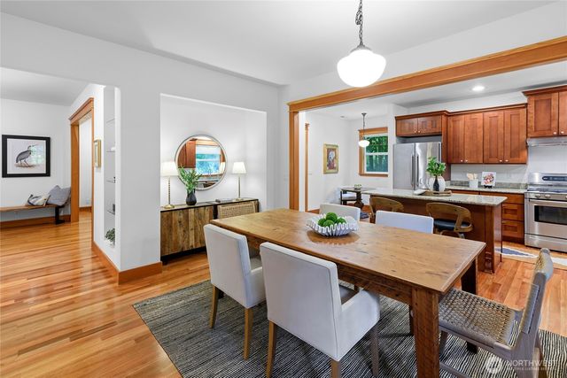 10440 NE Quiet Valley Lane, Bainbridge Island, WA 98110